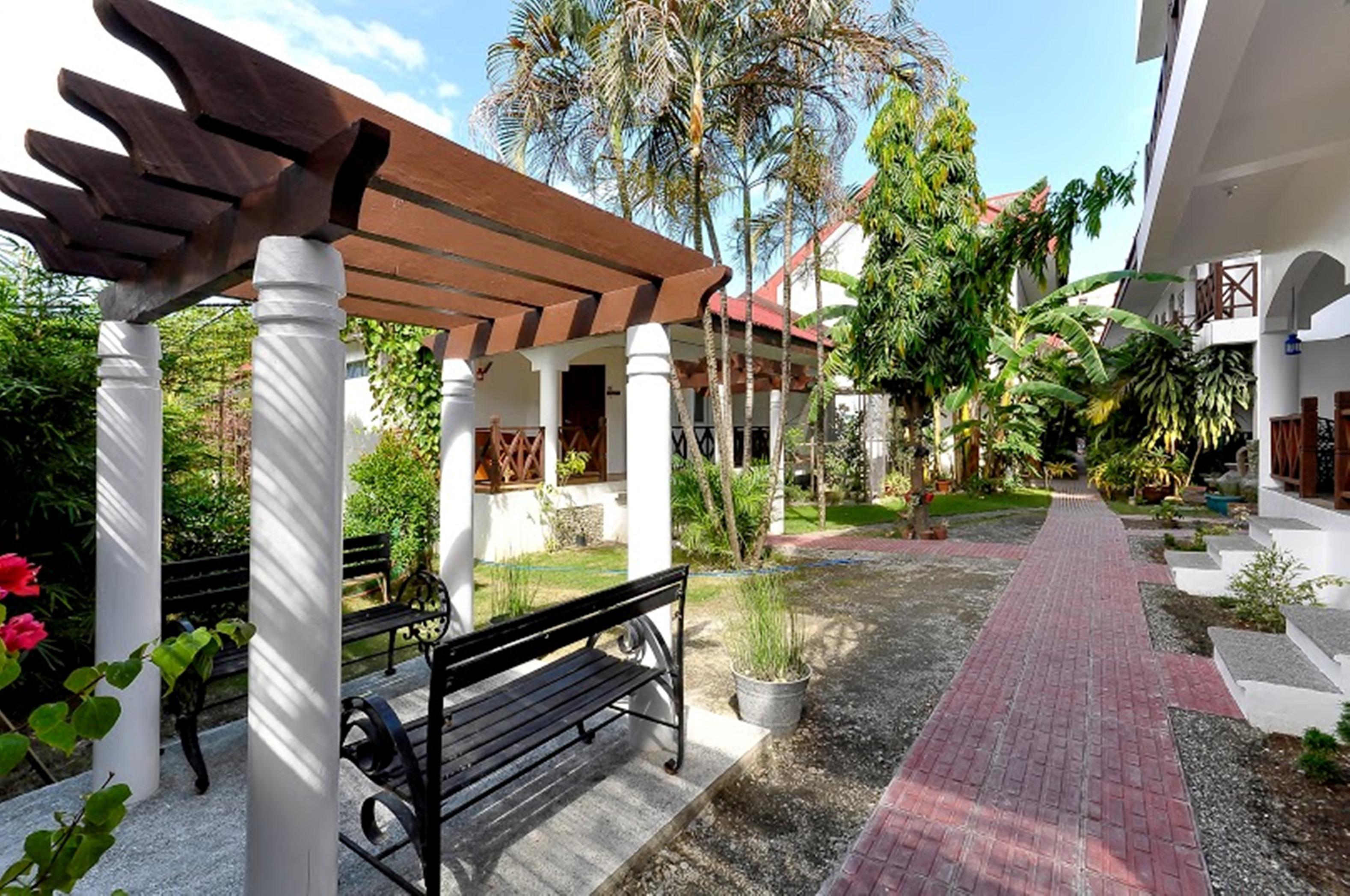 Nirvana Beach Resort Balabag  Exterior photo