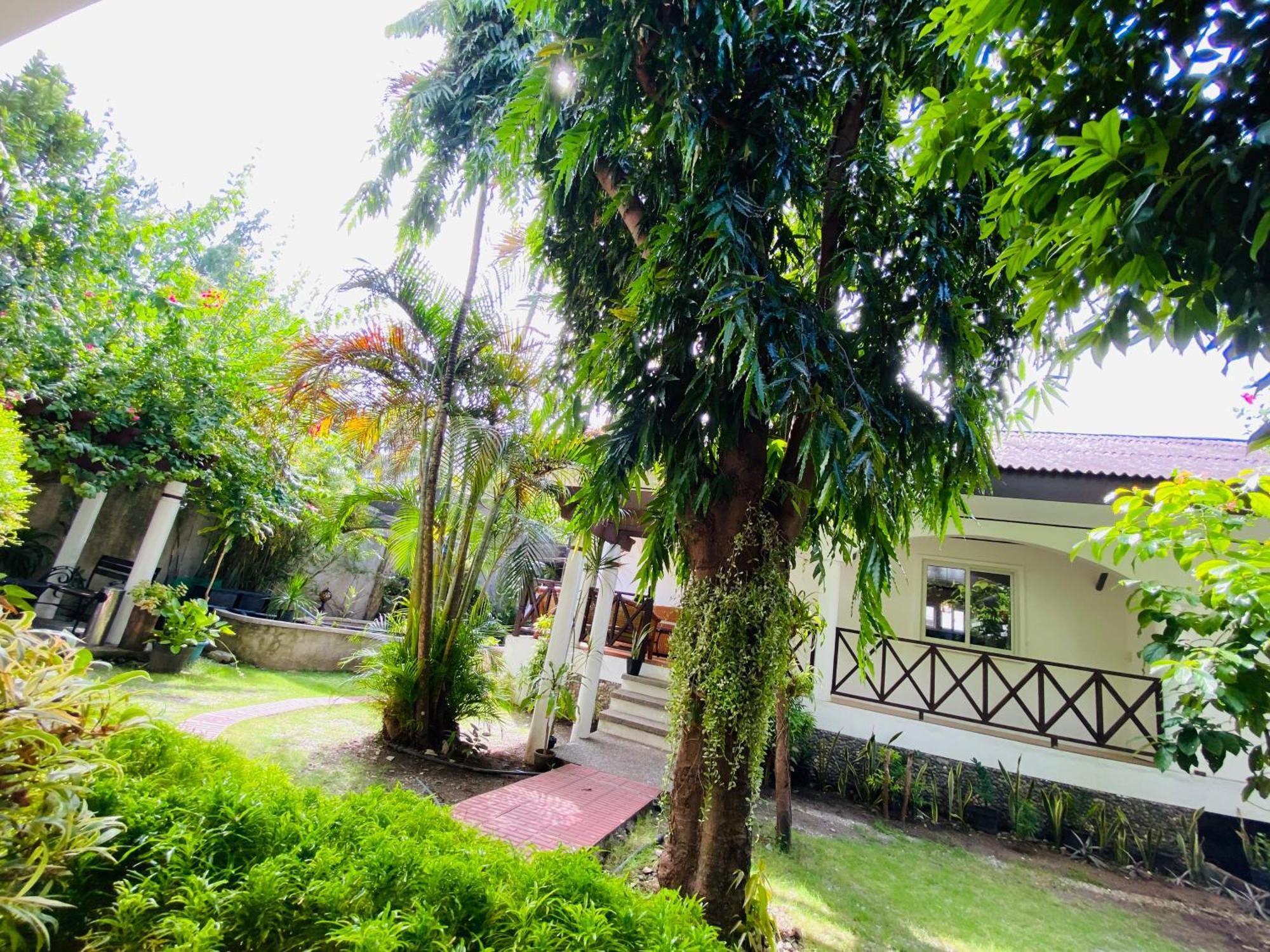 Nirvana Beach Resort Balabag  Exterior photo